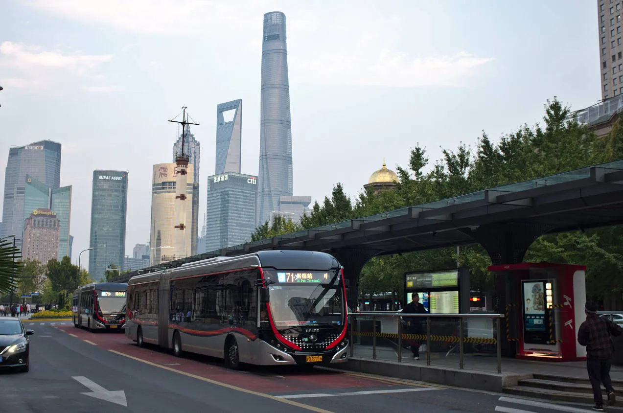 Shanghai electric public bus filling the last mile transit gap