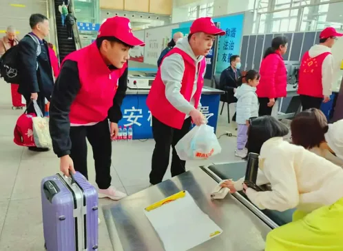 Red Cap luggage porter service at a Chinese high-speed railway station
